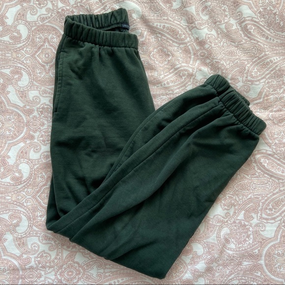Brandy Melville Forest Green Rosa Sweatpants - Picture 2 of 3